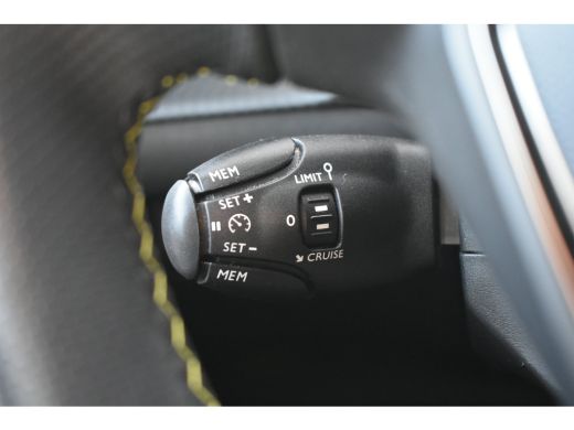 Peugeot e-208 EV GT 51 kWh 97%SOH! | Navigatie | Achteruitrijcamera | Apple Carplay | Android Auto | Climate Co... ActivLease financial lease