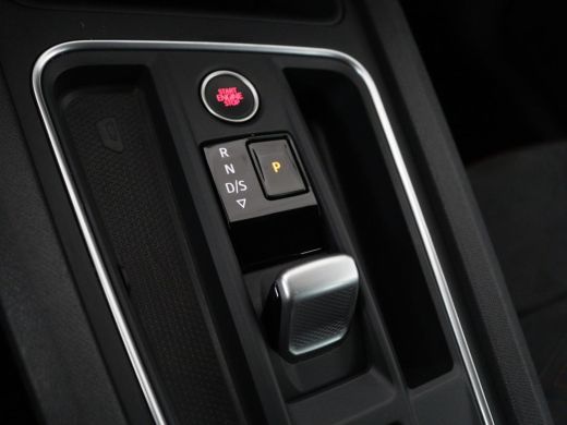 Seat Leon 1.4 TSI eHybrid PHEV FR | Panoramadak | Stoelverwarming | Leder/Alcantara | Adaptive cruise | Cam... ActivLease financial lease