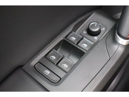 Seat Leon Sportstourer FR Business - eHybrid 204PK | Achteruitrijcamera | Automatisch dimmende binnenspiege... ActivLease financial lease