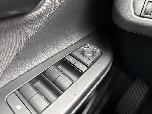 Toyota C-HR 2.0 Plug-in Hybrid 220 Dynamic | Navigatie | Apple CarPlay/Android auto | Achteruitrijcamera | St... ActivLease financial lease