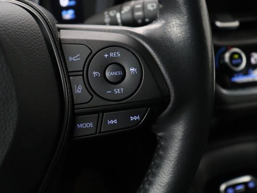 Toyota Corolla 1.8 Hybrid Business | Trekhaak | Camera | Adaptive cruise | Carplay | Full LED | Climate control ... ActivLease financial lease