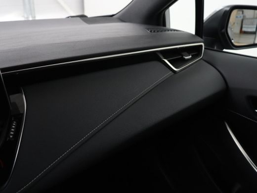 Toyota Corolla 1.8 Hybrid Business | Trekhaak | Camera | Adaptive cruise | Carplay | Full LED | Climate control ... ActivLease financial lease