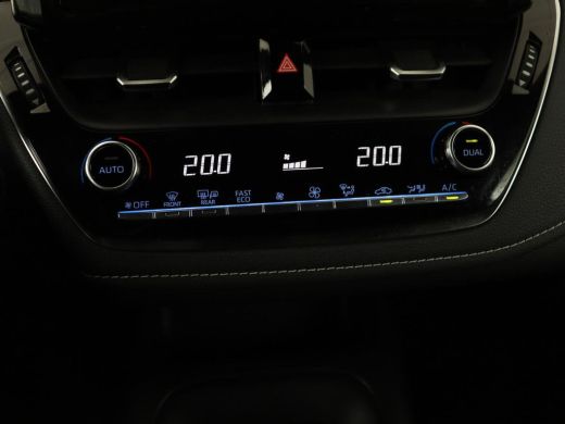 Toyota Corolla 1.8 Hybrid Business | Trekhaak | Camera | Adaptive cruise | Carplay | Full LED | Climate control ... ActivLease financial lease