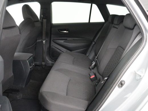 Toyota Corolla 1.8 Hybrid Business | Trekhaak | Camera | Adaptive cruise | Carplay | Full LED | Climate control ... ActivLease financial lease