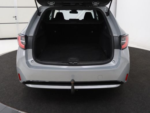 Toyota Corolla 1.8 Hybrid Business | Trekhaak | Camera | Adaptive cruise | Carplay | Full LED | Climate control ... ActivLease financial lease