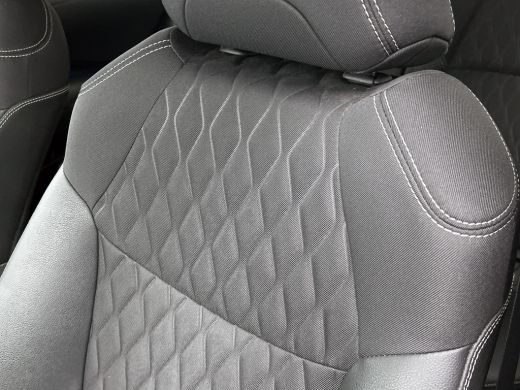 Toyota Corolla 1.8 Hybrid Executive Sedan / Leder / Navigatie / Xenon / Pdc.V+A / Airco-ecc./ Radio multimedia /... ActivLease financial lease