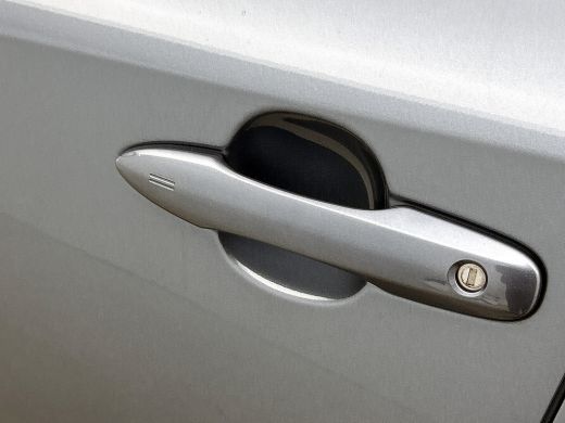 Toyota Corolla 1.8 Hybrid Executive Sedan / Leder / Navigatie / Xenon / Pdc.V+A / Airco-ecc./ Radio multimedia /... ActivLease financial lease