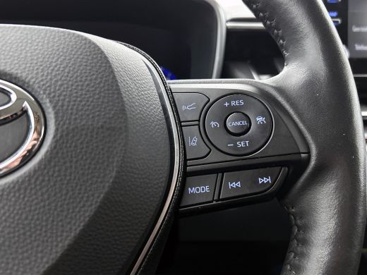 Toyota Corolla 1.8 Hybrid Executive Sedan / Leder / Navigatie / Xenon / Pdc.V+A / Airco-ecc./ Radio multimedia /... ActivLease financial lease