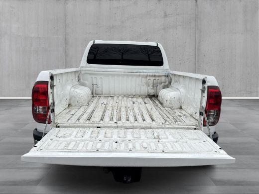 Toyota Hilux 2.4 D-4D-F Double Cab Professional | BE-TREKKER | Trekhaak | ActivLease financial lease