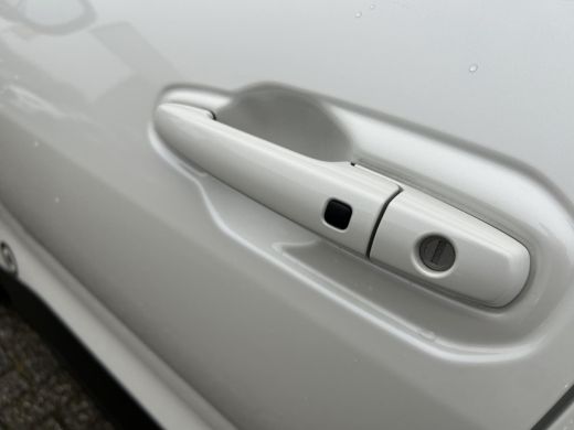 Toyota Urban Cruiser Executive 61 kWh ActivLease financial lease