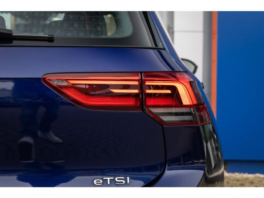 Volkswagen Golf 1.5 eTSI Style | Massage | Stuur+stoel verwarming | Adap cruise | Camera | Apple Carplay/Android ... ActivLease financial lease
