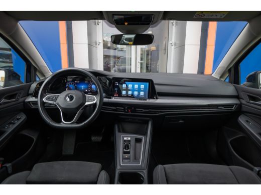 Volkswagen Golf 1.5 eTSI Style | Massage | Stuur+stoel verwarming | Adap cruise | Camera | Apple Carplay/Android ... ActivLease financial lease