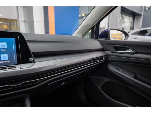 Volkswagen Golf 1.5 eTSI Style | Massage | Stuur+stoel verwarming | Adap cruise | Camera | Apple Carplay/Android ... ActivLease financial lease