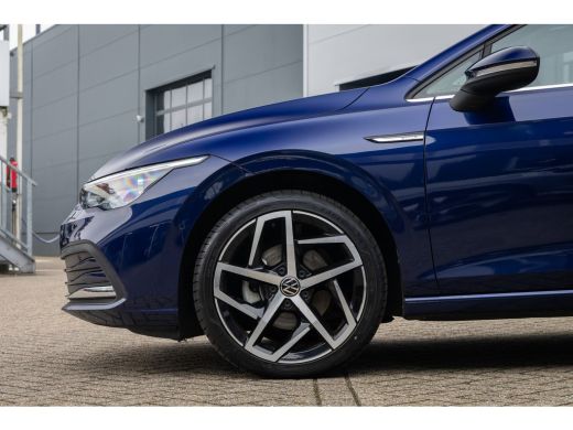 Volkswagen Golf 1.5 eTSI Style | Massage | Stuur+stoel verwarming | Adap cruise | Camera | Apple Carplay/Android ... ActivLease financial lease