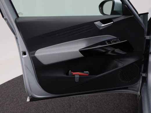 Volkswagen ID.3 Business 58 kWh | Adaptive Cruise | Climate Control | Camera | Carplay | 20 Inch | 97.282 Km!! ActivLease financial lease