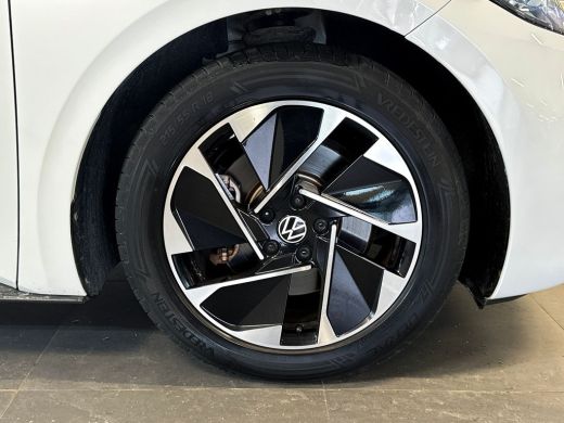 Volkswagen ID.3 Life 58 kWh 204pk Adaptive Cruise Control | Parkeersensoren v&oacute;&oacute;r en achter | Velgen 'East Derry',... ActivLease financial lease