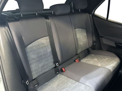 Volkswagen ID.3 Life 58 kWh 204pk Adaptive Cruise Control | Parkeersensoren v&oacute;&oacute;r en achter | Velgen 'East Derry',... ActivLease financial lease