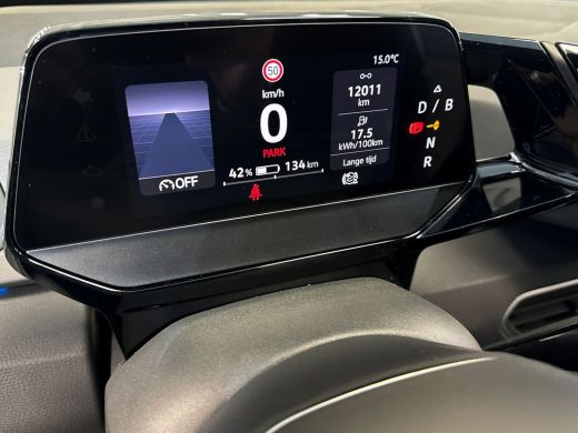 Volkswagen ID.3 Life 58 kWh 204pk Adaptive Cruise Control | Parkeersensoren v&oacute;&oacute;r en achter | Velgen 'East Derry',... ActivLease financial lease