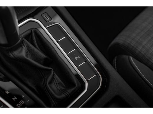 Volkswagen Passat Variant 1.4 TSI PHEV GTE Business | Trekhaak | Achteruitrijcamera | Adaptive Cruise | ActivLease financial lease