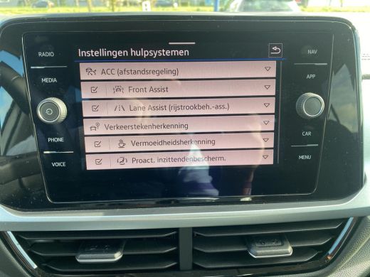 Volkswagen T-Roc 1.0 TSI Style | Camera | 18 inch | Sunset | Alarm | 110Pk | ActivLease financial lease