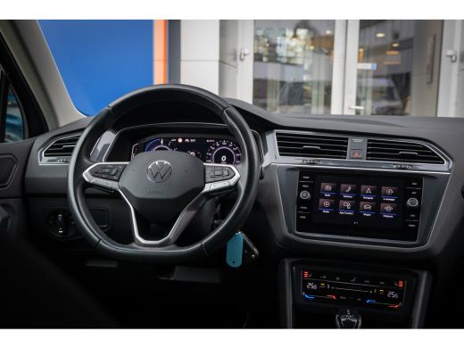 Volkswagen Tiguan 1.4 TSI eHybrid 245PK Elegance | IQ.Light | Stoel+stuur verwarming | Adap cruise | Navi | Apple C... ActivLease financial lease