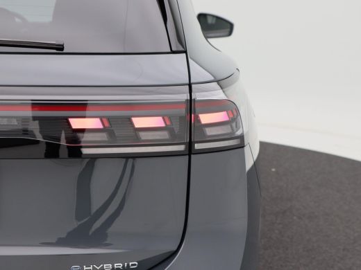 Volkswagen Tiguan 1.5 eHybrid 204 Pk Automaat Life Edition | Trekhaak | Adaptive Cruise | Full LED | Camera | 19 In... ActivLease financial lease