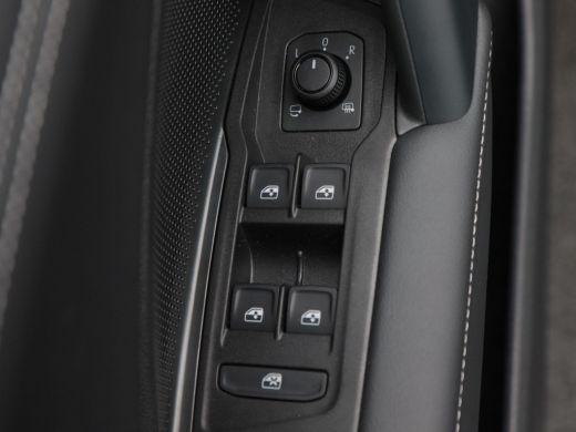 Volkswagen Tiguan 1.5 eHybrid 204 Pk Automaat Life Edition | Trekhaak | Adaptive Cruise | Full LED | Camera | 19 In... ActivLease financial lease