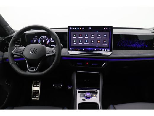 Volkswagen Tiguan 1.5 eHybrid R-Line Edition 272PK DSG Leder, Memorystoel, Pano-Schuifdak, Head-Up Display, Black S... ActivLease financial lease