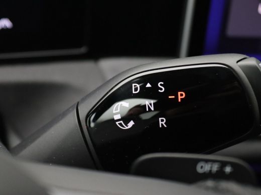 Volkswagen Tiguan 1.5 eHybrid R-Line Edition 272PK DSG Leder, Memorystoel, Pano-Schuifdak, Head-Up Display, Black S... ActivLease financial lease