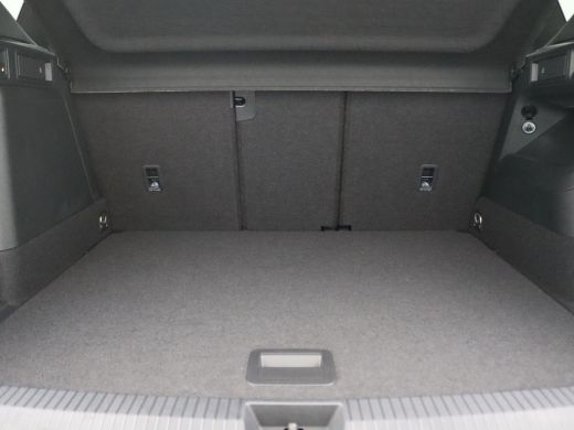 Volkswagen Tiguan 1.5 eHybrid R-Line Edition 272PK DSG Leder, Memorystoel, Pano-Schuifdak, Head-Up Display, Black S... ActivLease financial lease