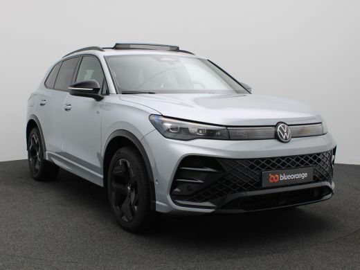 Volkswagen Tiguan 1.5 eHybrid R-Line Edition 272PK DSG Pano-Schuifdak, Trekhaak, Black Style, Navi via Apple Carpla... ActivLease financial lease