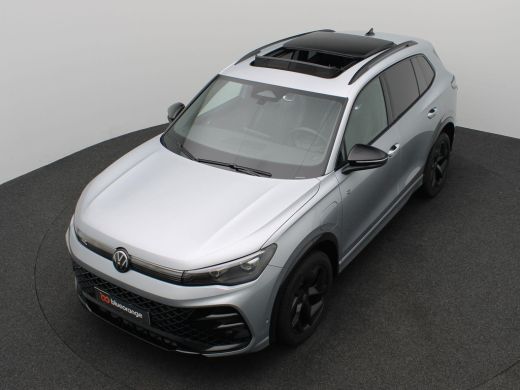 Volkswagen Tiguan 1.5 eHybrid R-Line Edition 272PK DSG Pano-Schuifdak, Trekhaak, Black Style, Navi via Apple Carpla... ActivLease financial lease