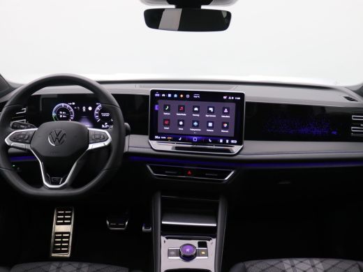 Volkswagen Tiguan 1.5 eHybrid R-Line Edition 272PK DSG Pano-Schuifdak, Trekhaak, Black Style, Navi via Apple Carpla... ActivLease financial lease