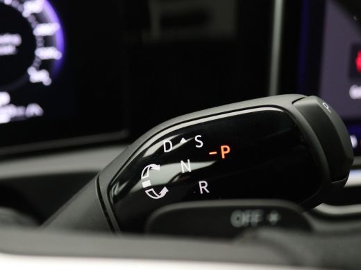 Volkswagen Tiguan 1.5 eHybrid R-Line Edition 272PK DSG Pano-Schuifdak, Trekhaak, Black Style, Navi via Apple Carpla... ActivLease financial lease