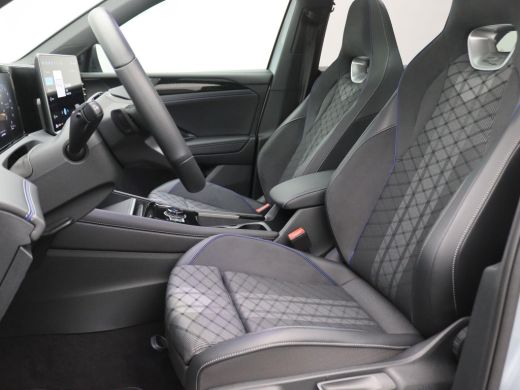 Volkswagen Tiguan 1.5 eHybrid R-Line Edition 272PK DSG Pano-Schuifdak, Trekhaak, Black Style, Navi via Apple Carpla... ActivLease financial lease