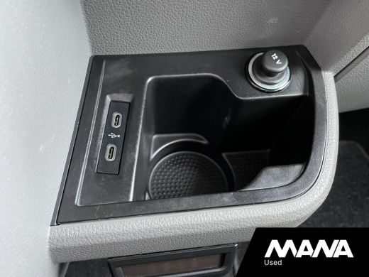 Volkswagen Transporter 2.0TDI 150PK L2H1 DC Bulli Automaat Leer LED Navi Carplay Trekhaak ActivLease financial lease
