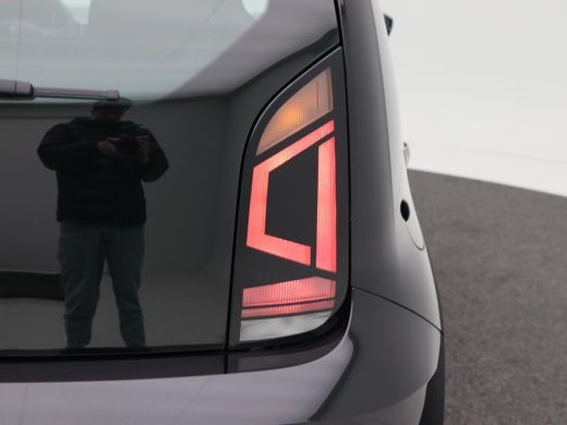 Volkswagen up! 1.0 BMT move up! | Airconditioning | Bluetooth | LED Dagrijverlichting | Originele Audio | 60.196 Km ActivLease financial lease