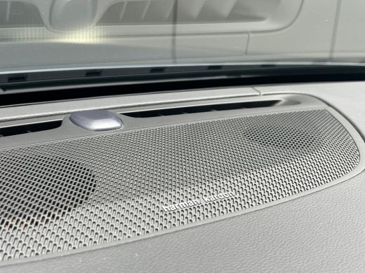 Volvo  V60 T6 Plug-in hybrid AWD Plus Dark | Panoramadak | Stoel en stuurwielverwarming | Long Range | Camer... ActivLease financial lease