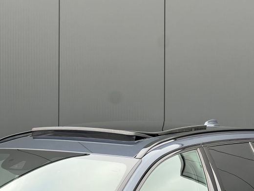 Volvo  V60 T6 Plug-in hybrid AWD Plus Dark | Panoramadak | Stoel en stuurwielverwarming | Long Range | Camer... ActivLease financial lease