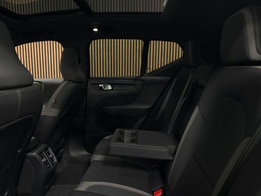 Volvo  XC40 Recharge Ultimate 70 kWh | Vol! | Schuifdak | 360&deg; Camera | All Season banden | Harman Kardon | A... ActivLease financial lease