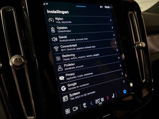 Volvo  XC40 Recharge Ultimate 70 kWh | Vol! | Schuifdak | 360&deg; Camera | All Season banden | Harman Kardon | A... ActivLease financial lease