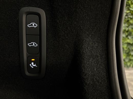 Volvo  XC60 T6 AWD Recharge Ultra Black Edition | MY26 | Luchtvering | Trekhaak | 360 Camera | Head-Up Displa... ActivLease financial lease