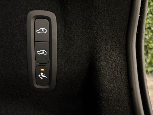 Volvo  XC60 T6 AWD Recharge Ultra Black Edition | MY26 | Luchtvering | Trekhaak | 360 Camera | Head-Up Displa... ActivLease financial lease