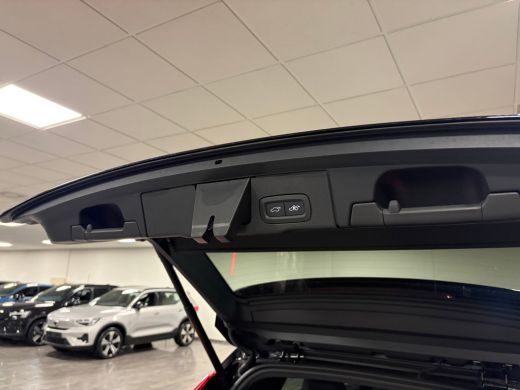 Volvo  XC60 T8 AWD Recharge Ultra Black Edition | Luchtvering | Trekhaak | Head-Up Display | 455pk | Harman K... ActivLease financial lease