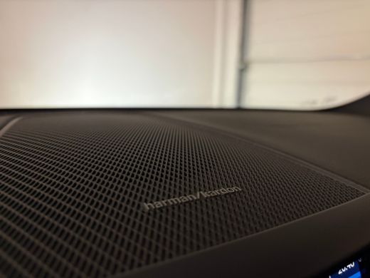 Volvo  XC60 T8 AWD Recharge Ultra Black Edition | Luchtvering | Trekhaak | Head-Up Display | 455pk | Harman K... ActivLease financial lease