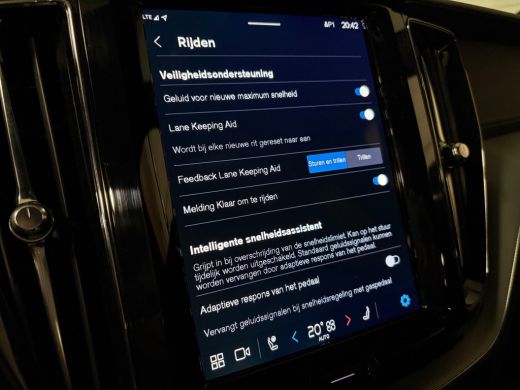 Volvo  XC60 T8 AWD Recharge Ultra Black Edition | Luchtvering | Trekhaak | Head-Up Display | 455pk | Harman K... ActivLease financial lease