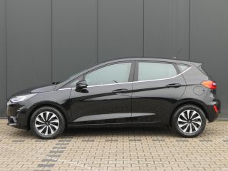 Ford Fiesta 1.0 EcoBoost 125pk Hybrid Titanium | Winter Pack | Keyless Entry | CarPlay/Android Auto | Parkeer...