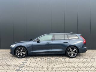 Volvo  V60 T6 Plug-in hybrid AWD Plus Dark | Panoramadak | Stoel en stuurwielverwarming | Long Range | Camer...