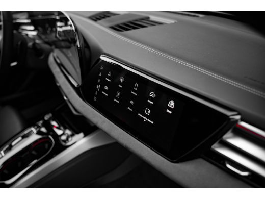 Audi A5 Avant 2.0 e-hybrid quattro S edition Competition | Panoramadak | Trekhaak | S-Sportstoel | ActivLease financial lease