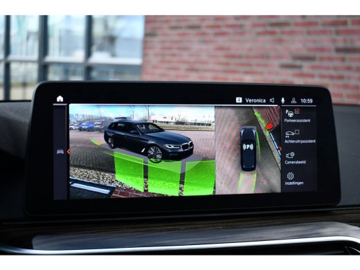 BMW 5 Serie Touring 530e 292pk M-Sport Pano ACC Trekh Comf-seat 360 HUD Laser 4wielbest ActivLease financial lease